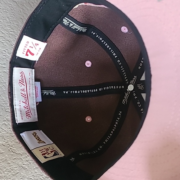 Mitchell and Ness LA Lakers Dynasty Hat - Picture 7 of 8